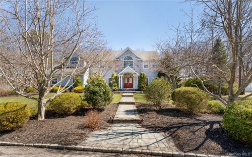 7 Framingham Ln, Shoreham, NY, 11786-2037 | Card Image