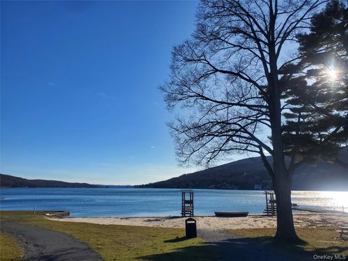 b-4 Poplar St, Warwick, NY, 10990-1220 | Card Image