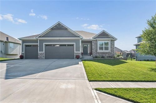 2211 Foxtail Dr, Kearney, MO, 64060 | Card Image