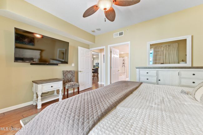 Master Bedroom | Image 11