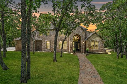 10111 Bluffview Cir, Pilot Point, TX, 76258-7441 | Card Image