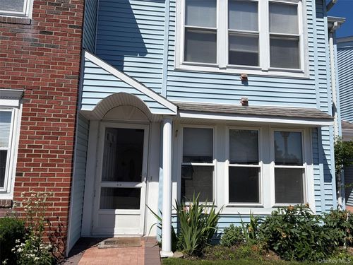 25 Athens, Babylon, NY, 11704 | Card Image
