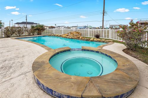 16630 John Silver Rd, Galveston, TX, 77554-3400 | Card Image