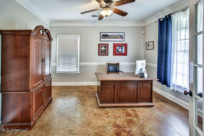 Spacious Office | Image 13