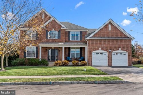 204 Pennland Farm Dr, Perkasie, PA, 18944-4428 | Card Image