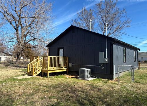 404 S 3rd Ave, Stroud, OK, 74079-4616 | Card Image