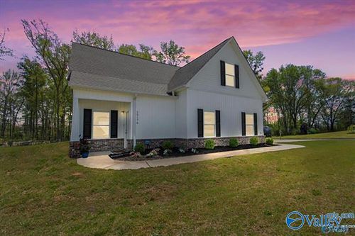 15176 Blendor Crooks Dr, Athens, AL, 35611-4267 | Card Image