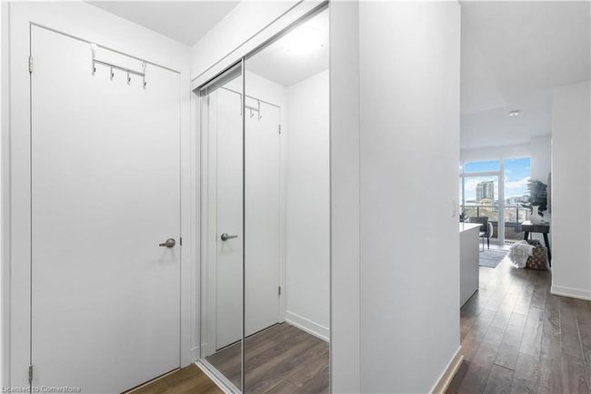 807 - 550 N Service Rd, House attached with 2 bedrooms, 2 bathrooms and 1 parking in Grimsby ON | Image 4