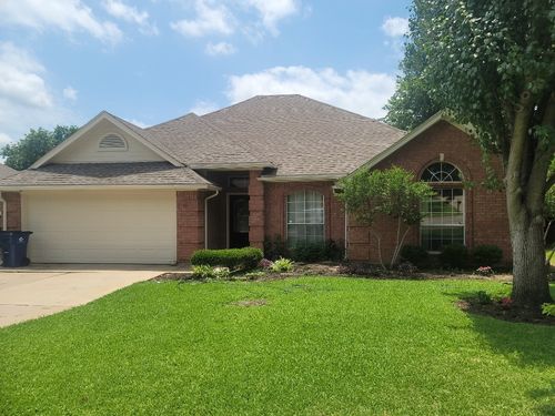 611 Linda Dr, Burleson, TX, 76028-5114 | Card Image