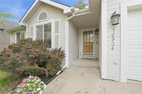 10904 N Marsh Ave, Kansas City, MO, 64157-1234 | Card Image