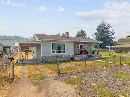 402 3rd St, Wallowa, OR, 97885-7172 | Card Image