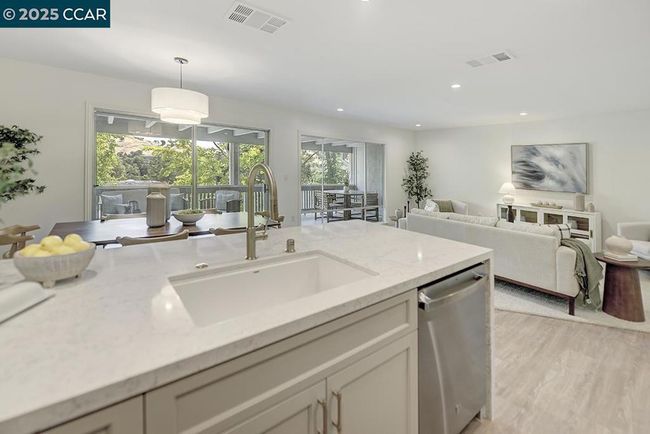 APT-5 - 1217 Running Springs Rd, Condo with 2 bedrooms, 1 bathrooms and 1 parking in Walnut Creek CA | Image 11