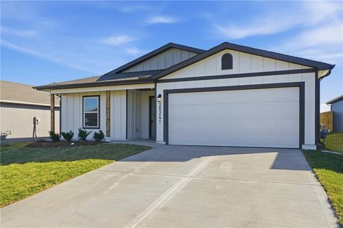 19475 Lincoln St, Spring Hill, KS, 66083-8627 | Card Image