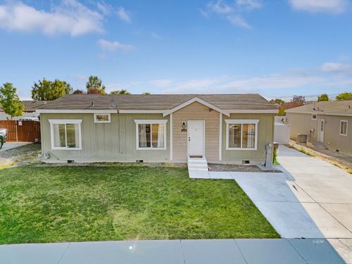 1546 Daisy Dr, Elko, NV, 89801-5057 | Card Image