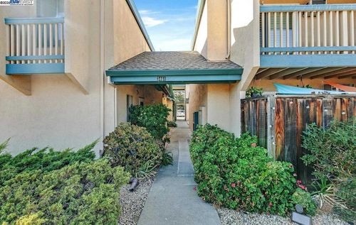 apt-8-3461 Norton Way, Pleasanton, CA, 94566-6853 | Card Image