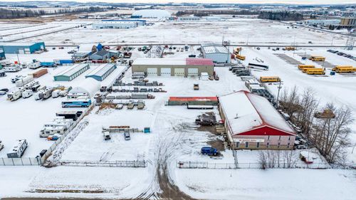 175 Pine St, Red Deer County, AB, T4E1B4 | Card Image