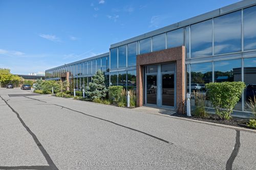 2-235-255 Lesmill Rd, North York, ON, M3B2V1 | Card Image