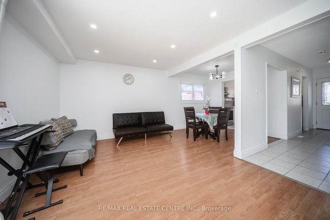 24 Jackman Dr, House other with 5 bedrooms, 2 bathrooms and 5 parking in Brampton ON | Image 32