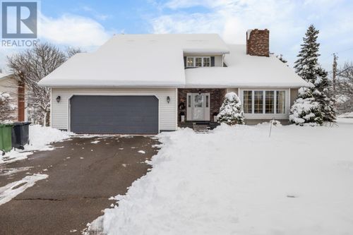 42 Cortland St, Charlottetown, PE, C1E1K9 | Card Image