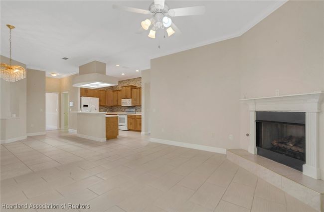 302 Ruby Lake Ln, House other with 3 bedrooms, 2 bathrooms and null parking in WINTER HAVEN FL | Image 7