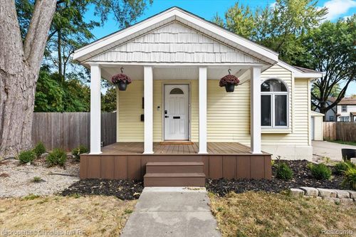 1023 13 Mile Rd, Royal Oak, MI, 48073-2842 | Card Image