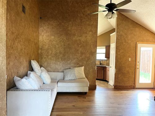 13118 Rustic Cir, Balch Springs, TX, 75180-2558 | Card Image