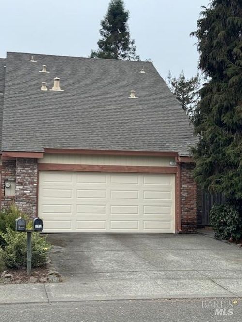 872 Hudis St, Rohnert Park, CA, 94928-1472 | Card Image