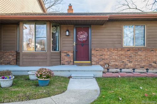 731 Cherry Hill Ct, Columbiaville, MI, 48421-9704 | Card Image