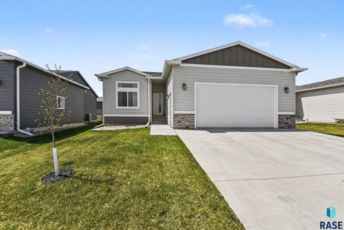 5517 S Spirea Ave Avenue, Sioux Falls, SD, 57108 | Card Image