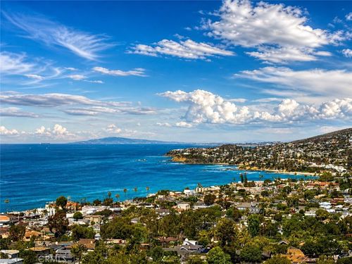 2147 Crestview Dr, Laguna Beach, CA, 92651-3448 | Card Image