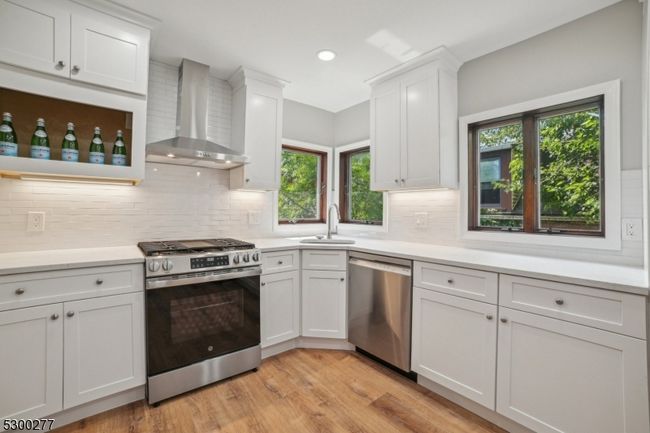 APT-2 - 16 Henry St, Home with 2 bedrooms, 1 bathrooms and null parking in Bloomfield NJ | Image 7