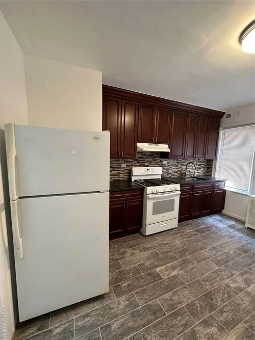5783 Mosholu Ave, Bronx, NY, 10471-2233 | Card Image
