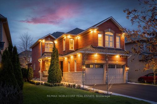 338 Ellwood Dr W, Bolton, ON, L7E2G6 | Card Image