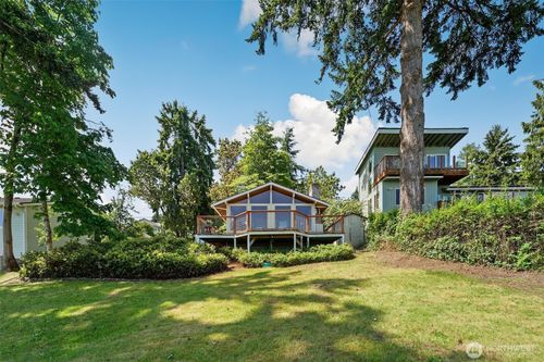 1337 Country Club Dr, Camano Island, WA, 98282-7692 | Card Image