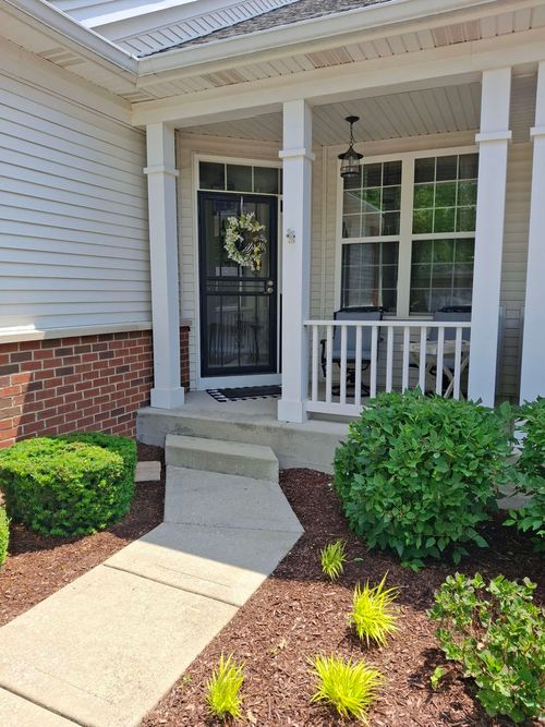 1021 Broadmoor Dr, Elgin, IL, 60124-3119 | Card Image