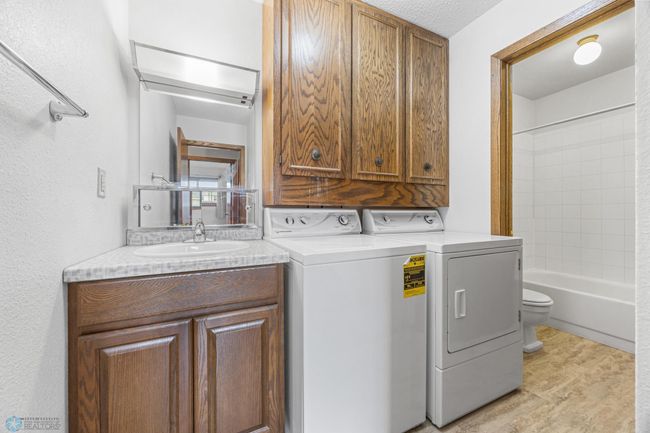 Laundry Room | Image 17