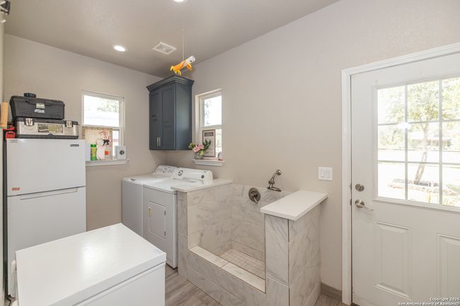72 Red Fox, House other with 4 bedrooms, 3 bathrooms and null parking in Poteet TX | Image 5