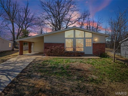 939 Oak Ridge Ave, Saint Louis, MO, 63126-1018 | Card Image