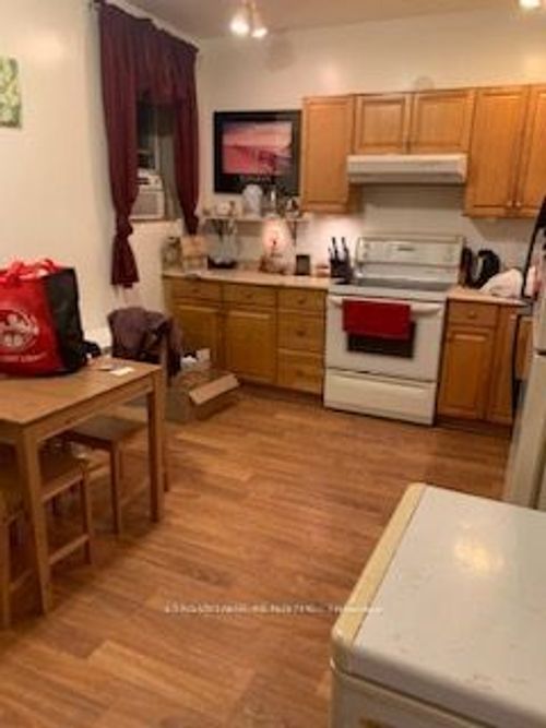 1-216 Parkdale Ave N, Hamilton, ON, L8H5X5 | Card Image