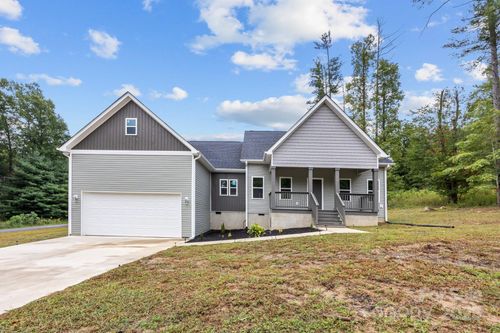 79 Crystal Mountain Dr, Hendersonville, NC, 28739-0147 | Card Image