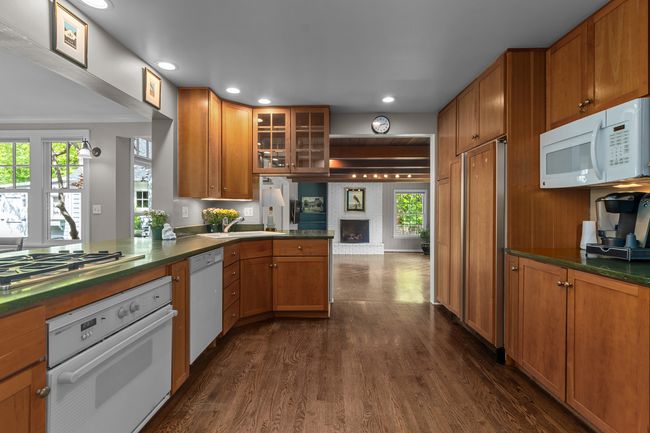 710 Longwood Dr, House other with 4 bedrooms, 3 bathrooms and 2 parking in Lake Forest IL | Image 11