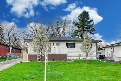 4318 Sioux Ln, Mchenry, IL, 60050-5351 | Card Image