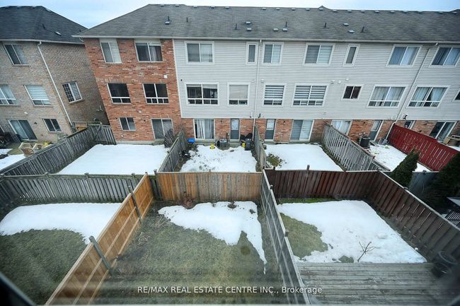 39 Decker Hollow Cir, House attached with 3 bedrooms, 6 bathrooms and 2 parking in Brampton ON | Image 14