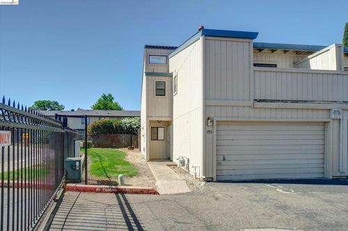 1351 Hood Rd, Sacramento, CA, 95825-8801 | Card Image