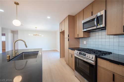 4454 Dennis Way, Las Vegas, NV, 89121-6650 | Card Image