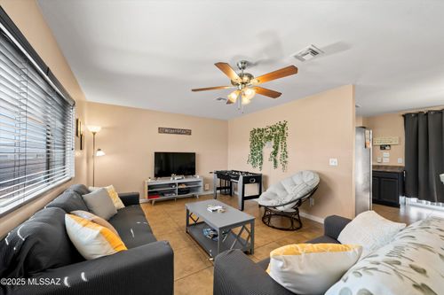 2115 N Avenida El Capitan, Tucson, AZ, 85705-5742 | Card Image