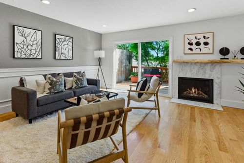 331 Walnut Avenue, Santa Cruz, CA, 95060 | Card Image