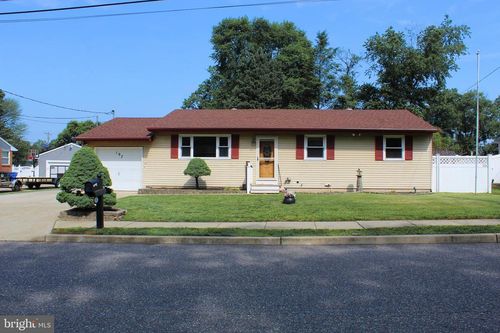 197 Bergen Ave, West Deptford, NJ, 08086-2145 | Card Image
