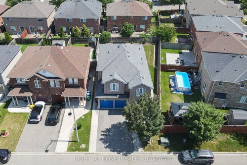 3 Silverbell Crt, Brampton, ON, L7A3V3 | Card Image