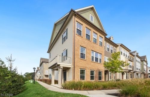 36 Cortland Ct, Livingston, NJ, 07039-5711 | Card Image